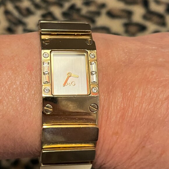 Dolce & Gabbana D&G DW0346 Kilt Women's Golden Stainless Steel Bracelet Watch - Picture 2 of 10